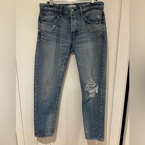 Excellent condition women’s Moussy Vintage Raleigh distressed jeans sz 26